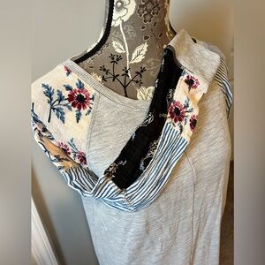 Style & Co. Gray Sweater with Floral Design